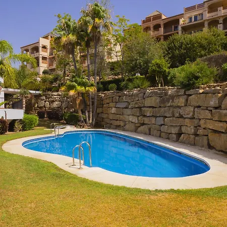 Cubo's Poseidon 2 & Pool Maison d'hôtes