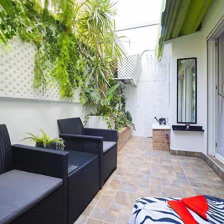 Cubo's Poseidon 2 & Pool Maison d'hôtes